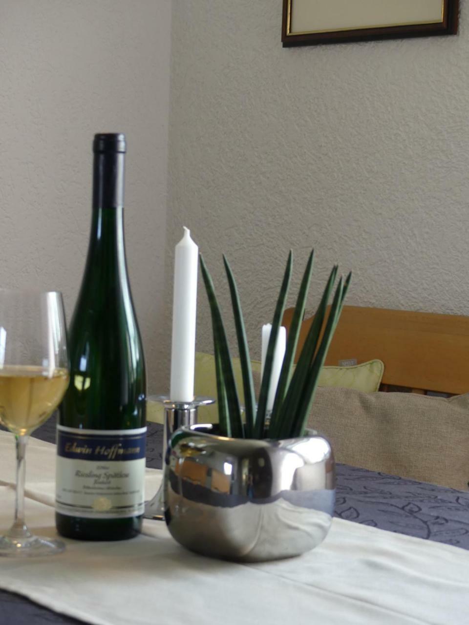 Weingut&Gästehaus Edwin Hoffmann Trittenheim Exterior foto